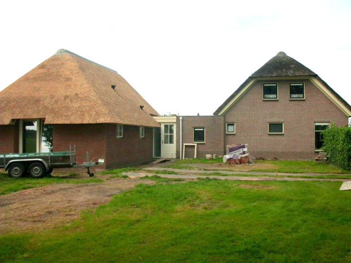 Volledige aanbouw van A tot Z inclusief rieten dak